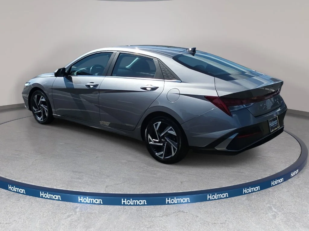 Certified Used 2024 Metal Hyundai Limited image 7