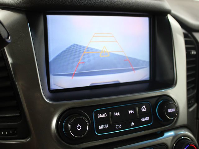 Used 2017 Iridescent Pearl Tricoat Chevrolet Premier image 12