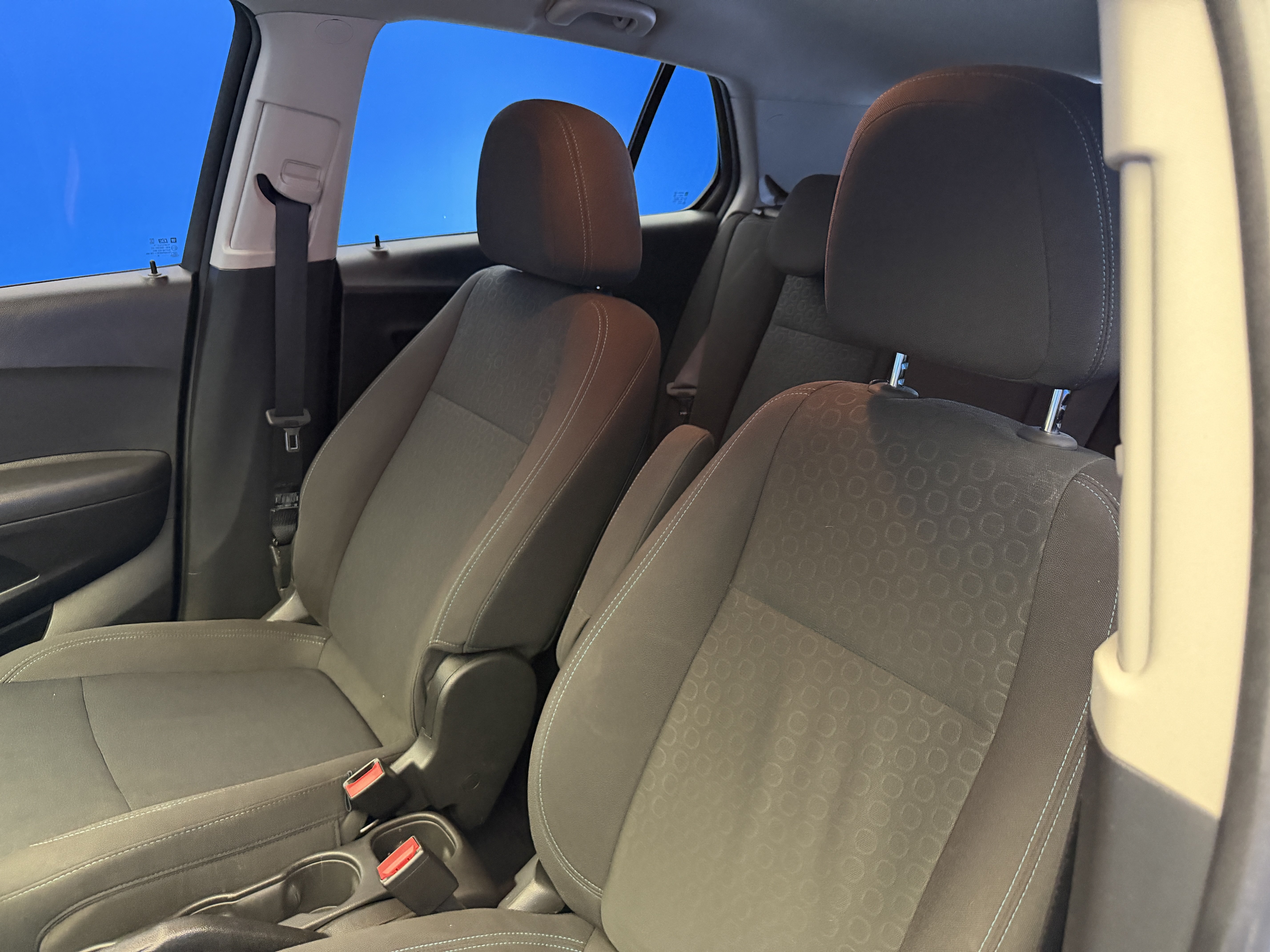 Used 2016 Summit White Chevrolet LS image 12
