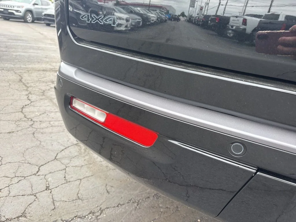 New 2026 High Gloss Black Exterior Paint Jeep Grand Wagoneer image 17