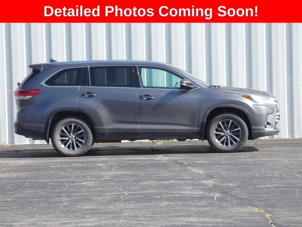 Used 2019 Gray Toyota XLE image 2