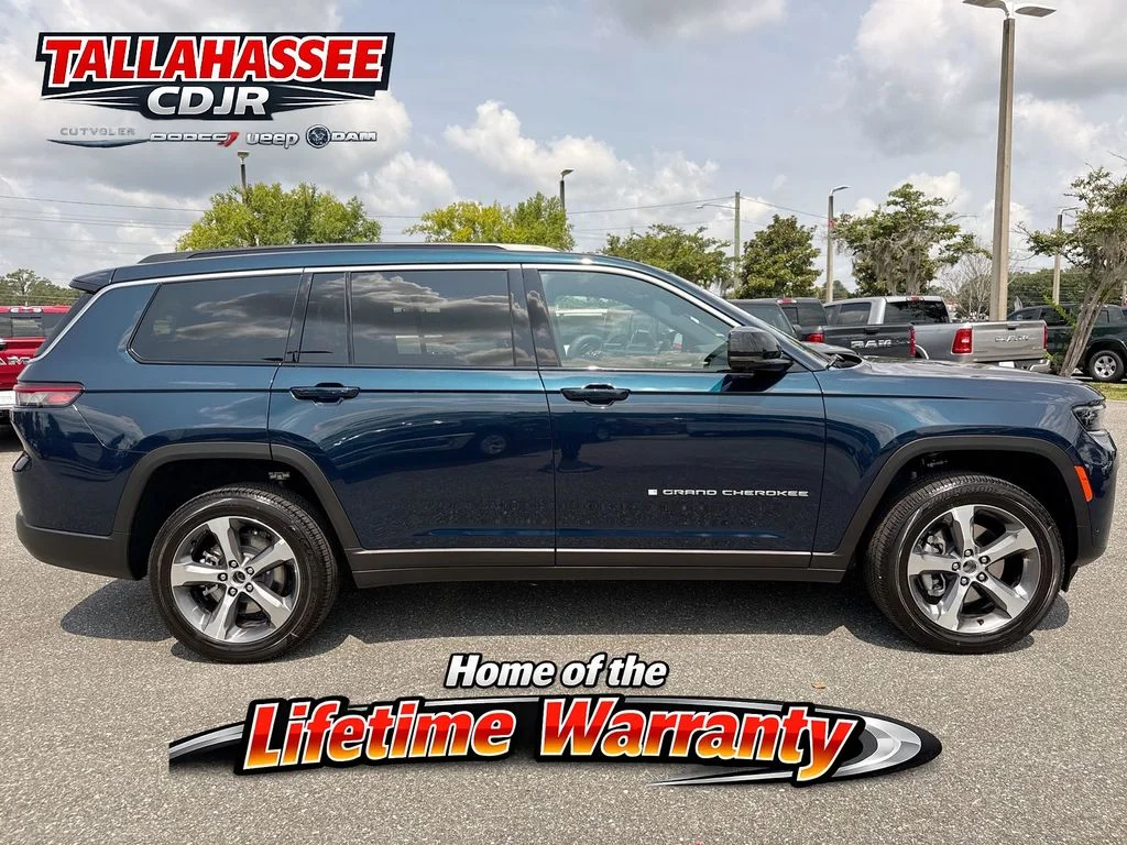 New 2026 Fathom Blue Pearl-Coat Exterior Paint Jeep Limited image 2