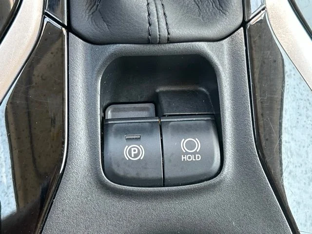 Used 2020 White Toyota LE image 49