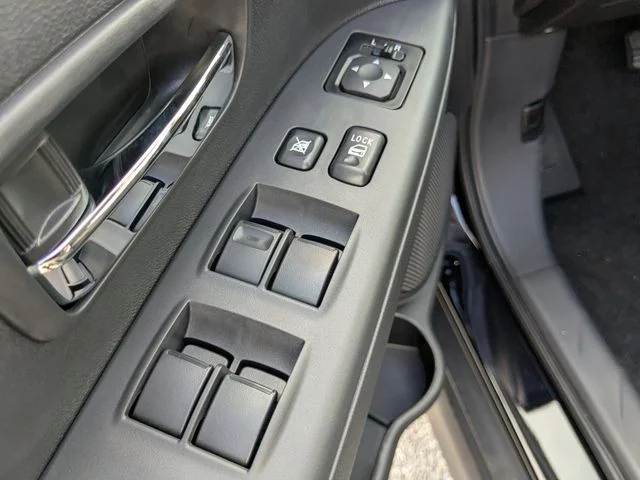 New 2026 Black Mitsubishi ES image 19