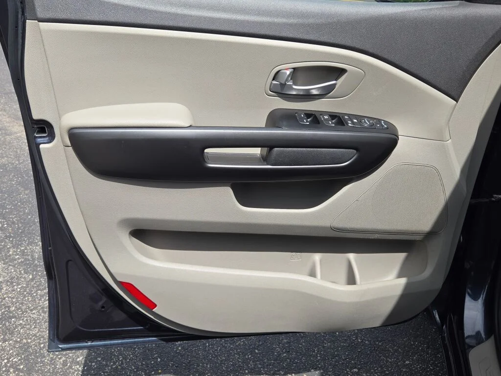 2017 Kia Sedona LX - Photo 20