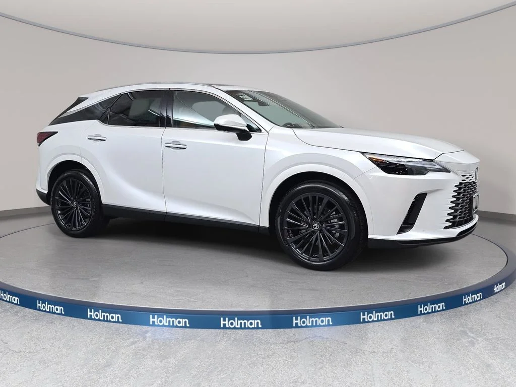 New 2026 Eminent White Pearl Lexus PREMIUM image 3