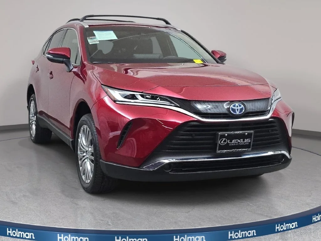 Used 2022 Red Toyota XLE image 3