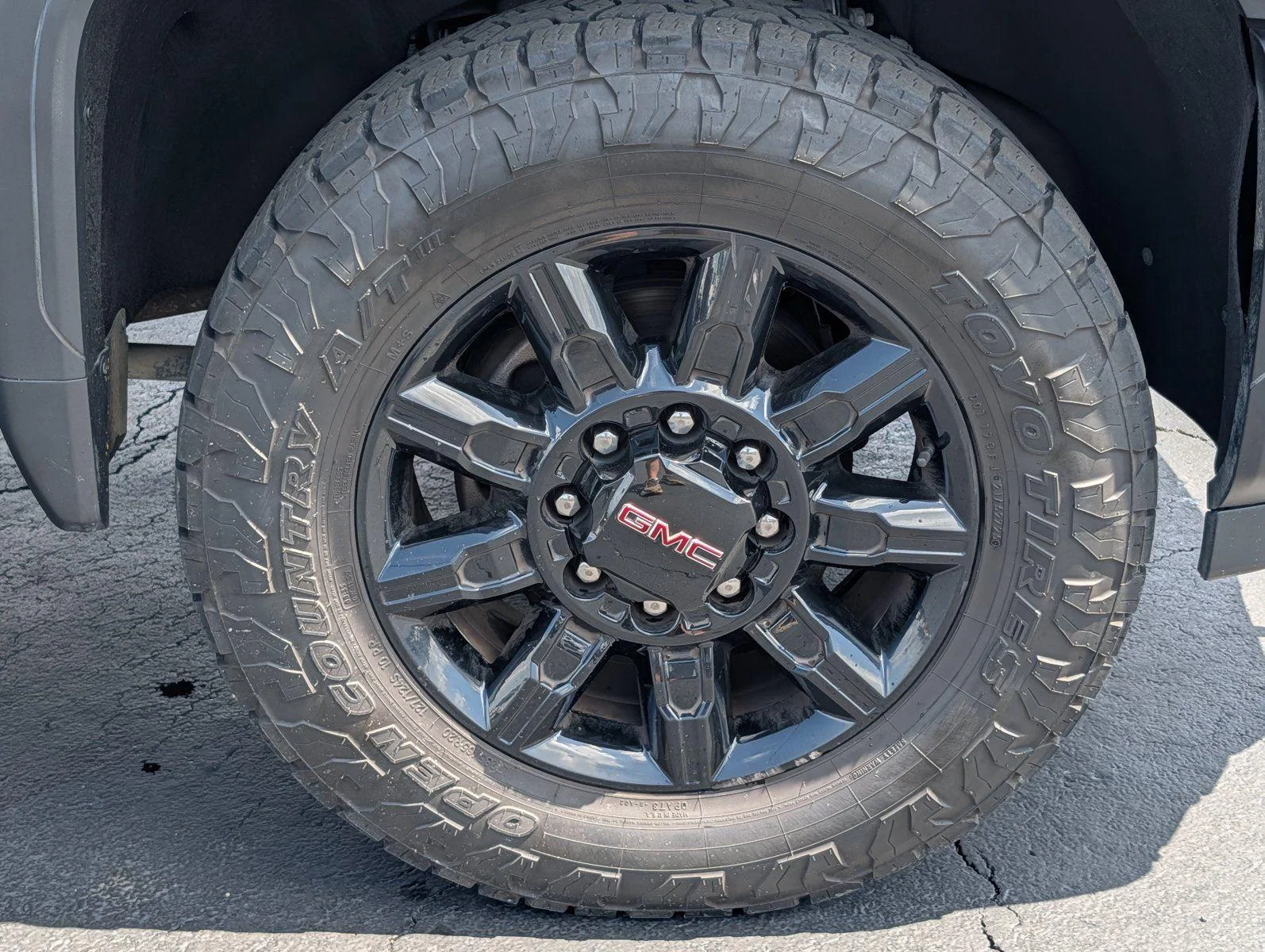 Used 2024 Onyx Black GMC AT4 image 40