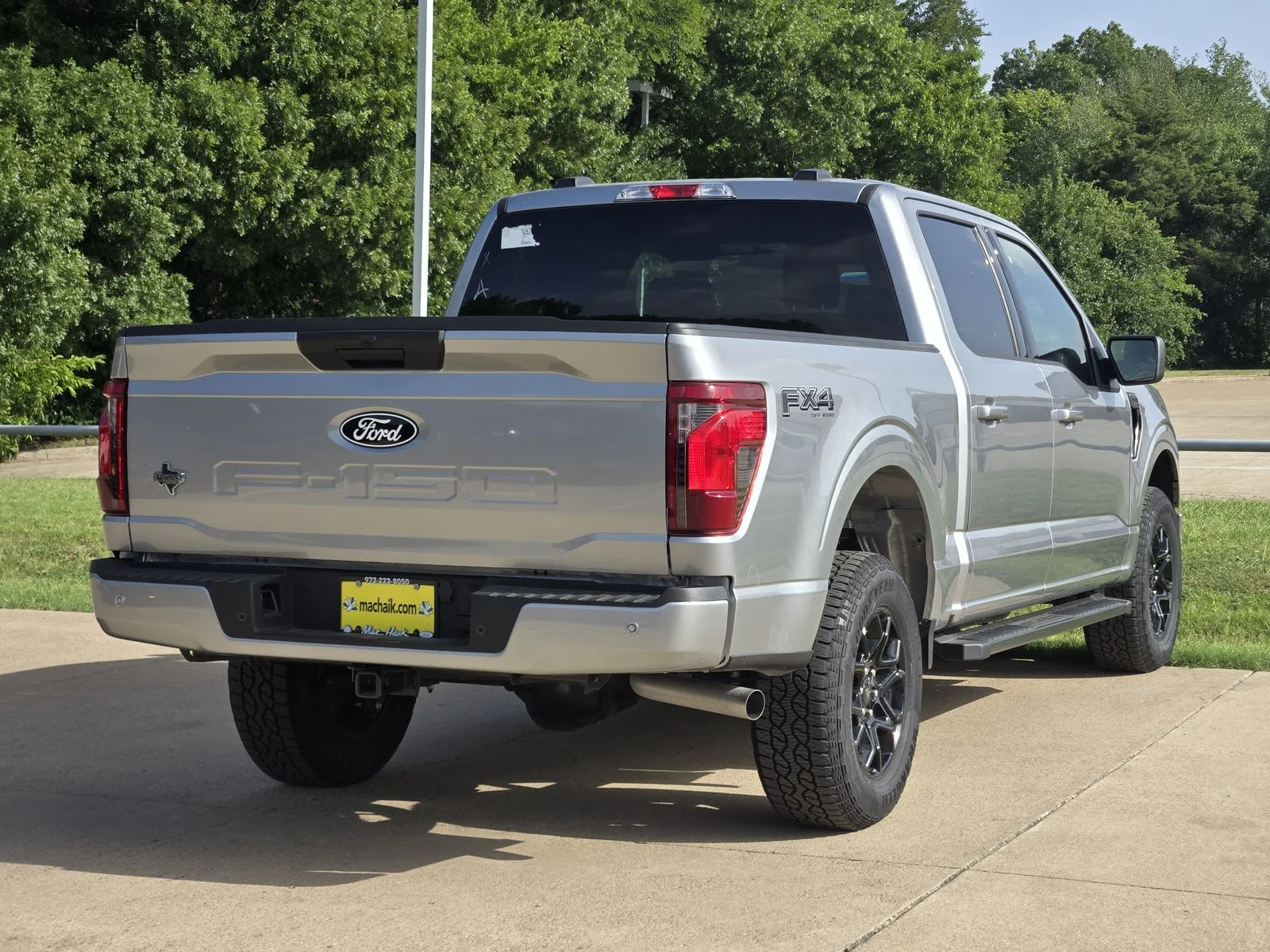 New 2026 Iconic Silver Metallic Ford XLT image 4