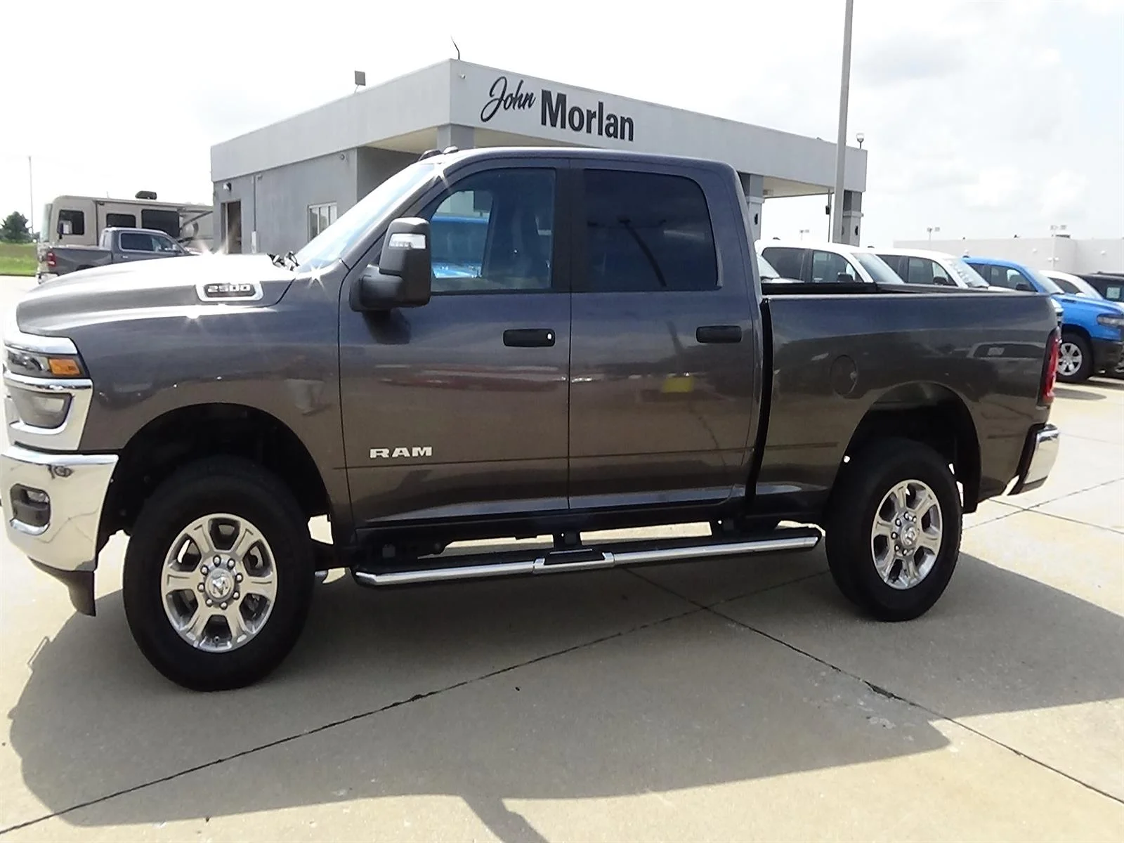 Certified Used 2025 Granite Crystal Metallic Clear Coat (pau) RAM Big Horn image 1