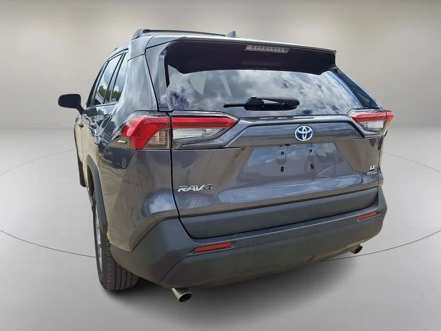 Used 2022 Gray Toyota LE image 8