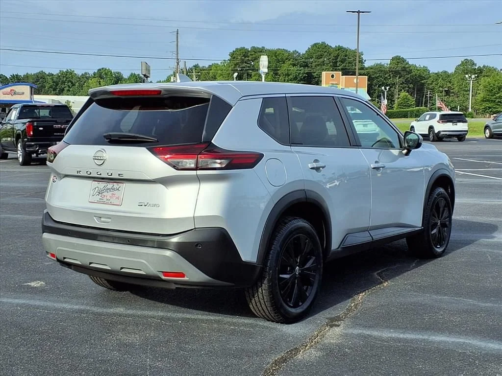 Used 2022 Silver Nissan SV Intelligent AWD image 18