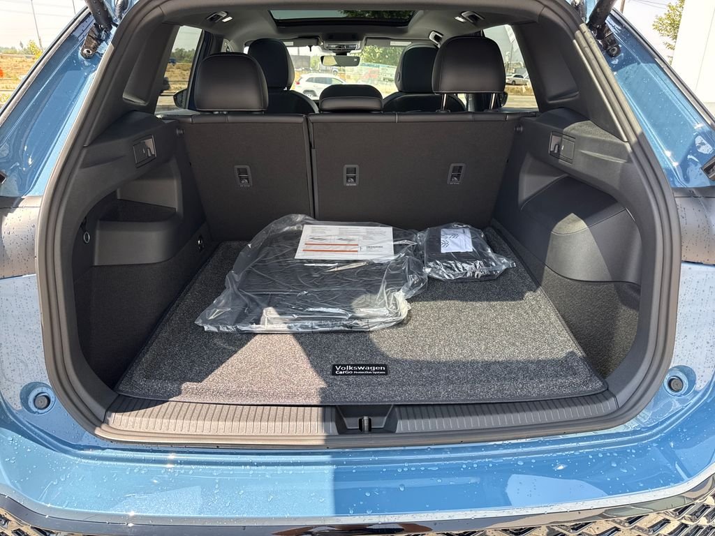 New 2026 Blue Volkswagen SE R-Line Black image 28