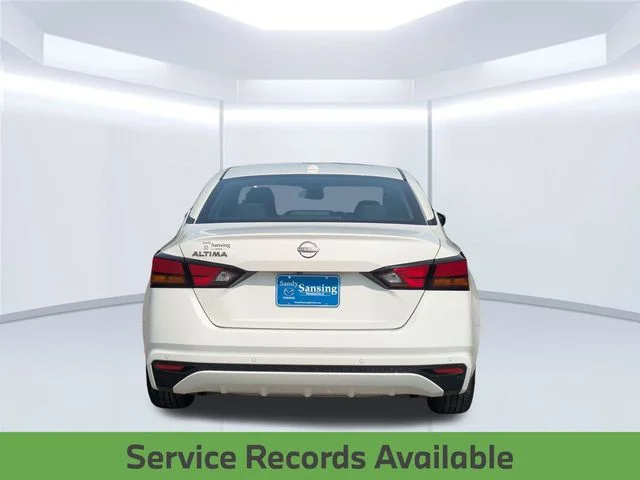 Used 2025 White Nissan 2.5 SV image 5
