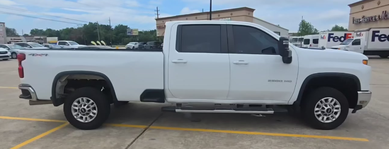 2024 Chevrolet Silverado HD LT 4WD Crew Cab Standard Box's photo
