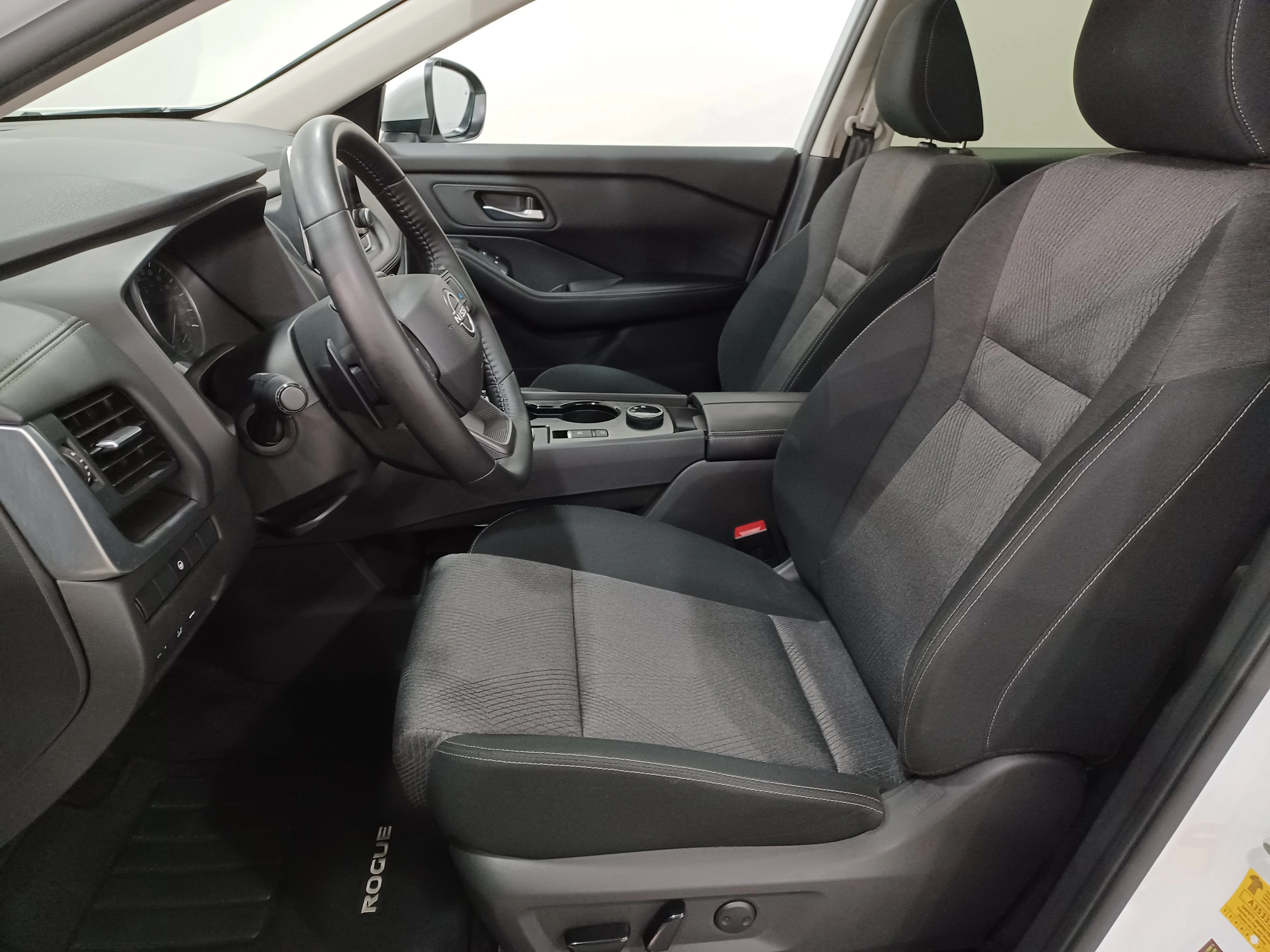 Certified Used 2025 Everest White Tricoat Pearl Nissan SV*Adaptive Cruise | Remote Start | Htd Seats | Pano Roof | Htd Wheel | Blind Spot Detection image 10