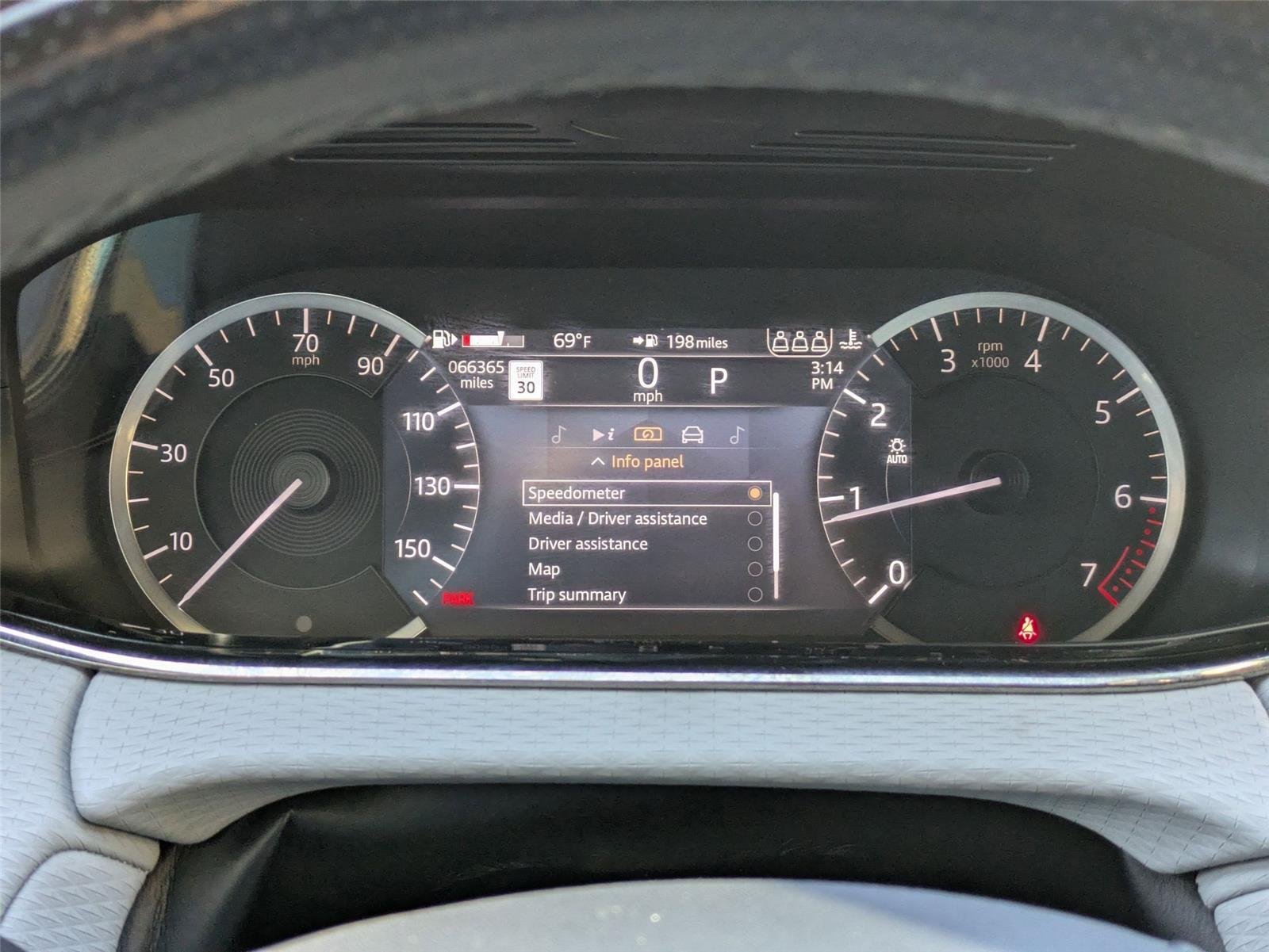 Used 2022 Nolita Grey Metallic Land Rover R-Dynamic S image 19