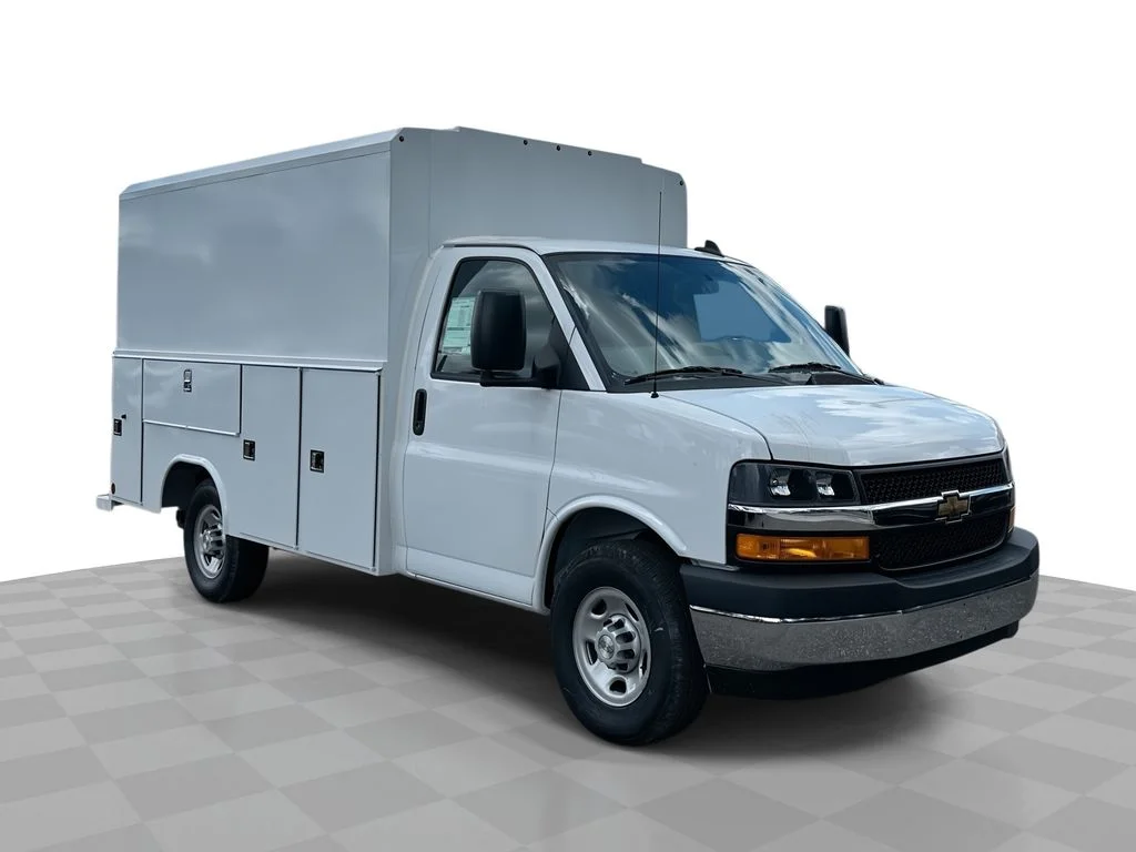 2025 Chevrolet Express Cutaway