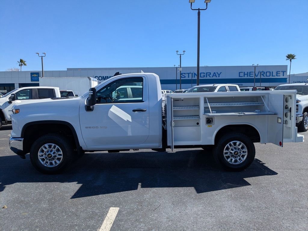 New 2026 Summit White Chevrolet WT image 9