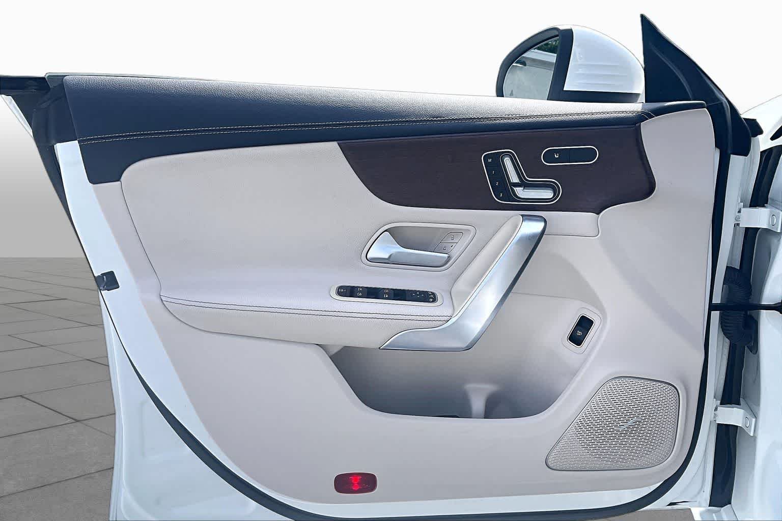 Used 2020 Polar White Mercedes-Benz CLA 250 image 21