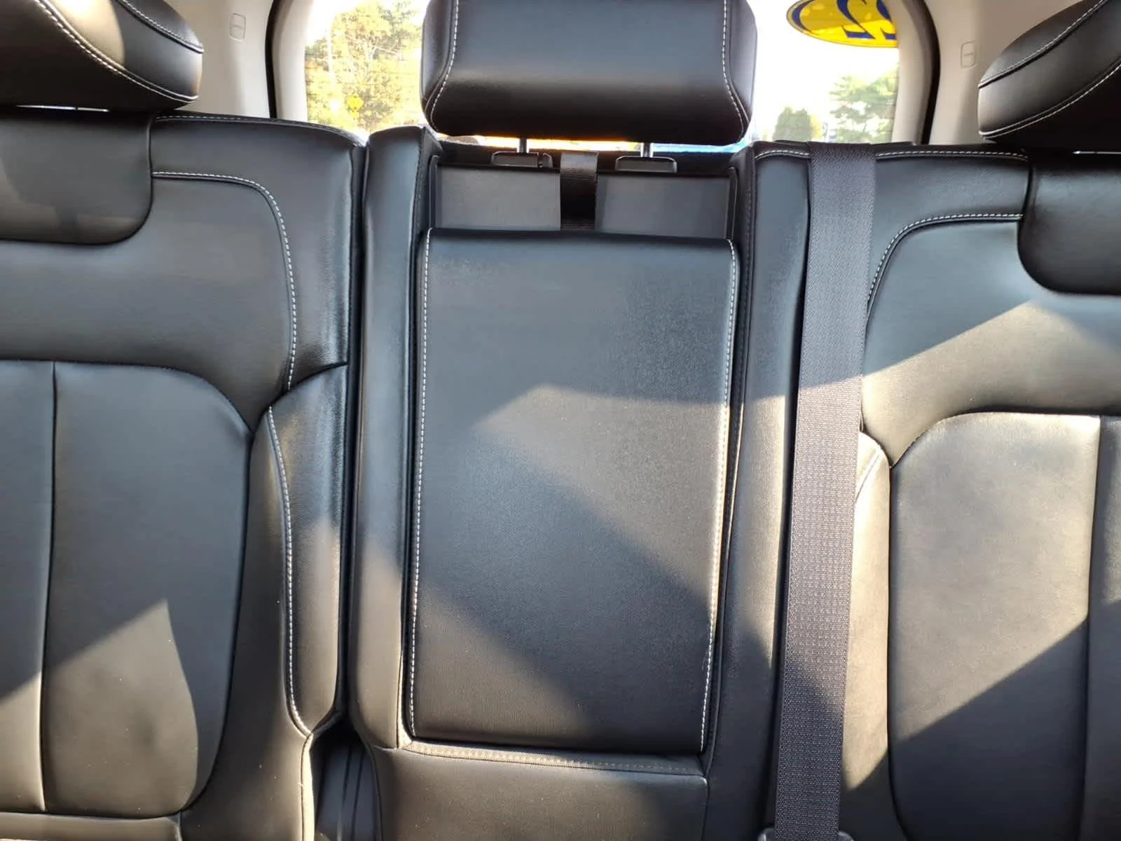Used 2022 Diamond Black Crystal Pearlcoat Jeep Limited image 18