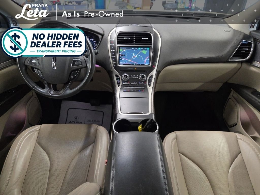 Used 2016 Platinum Dune Metallic Tri-Coat Lincoln  image 19