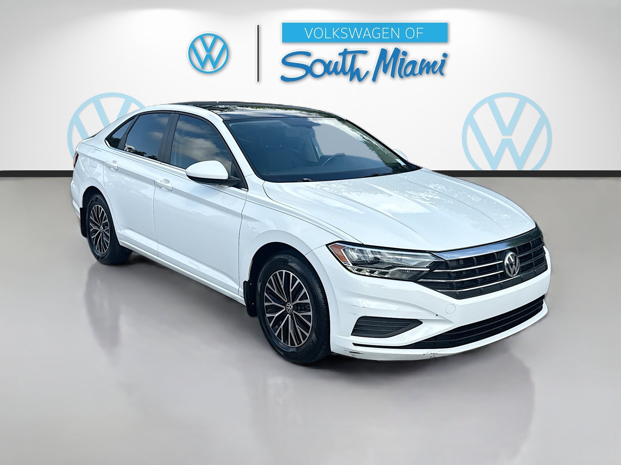 Used 2019 Pure White Volkswagen 1.4T SE image 1