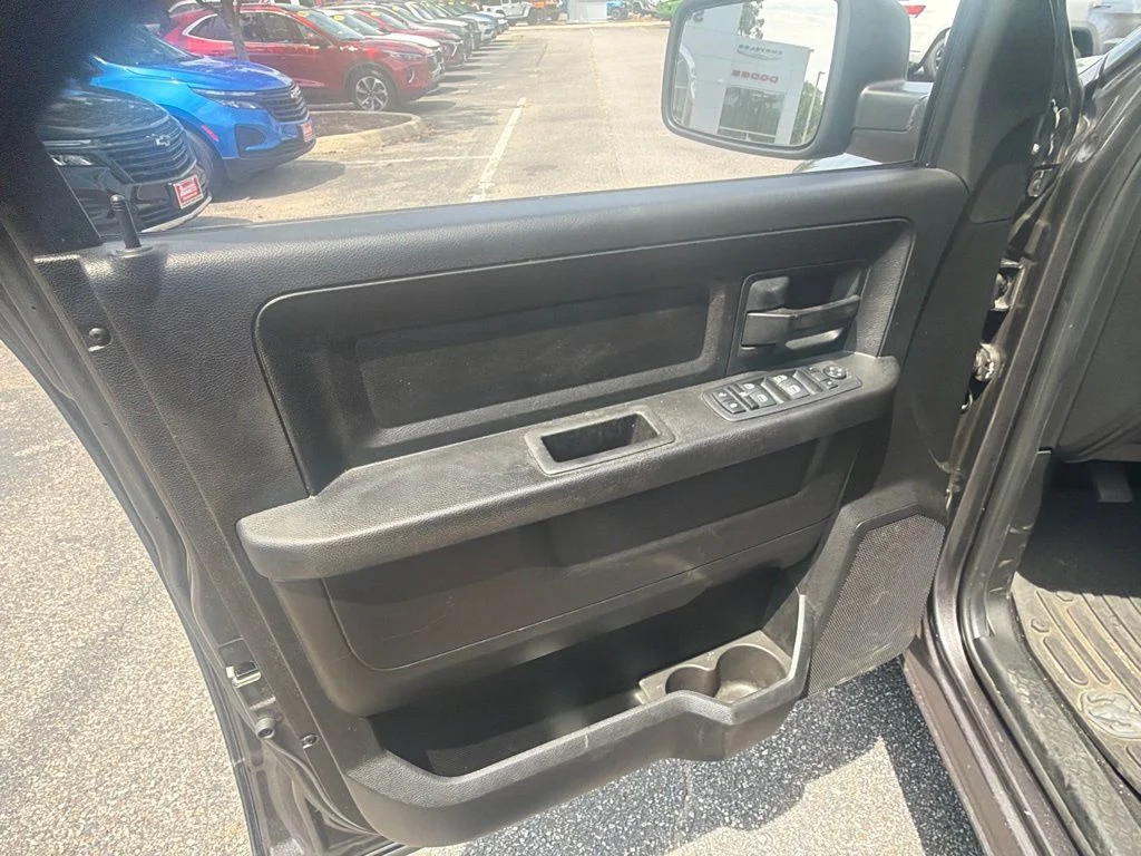 Used 2019 Gray Ram Express image 12