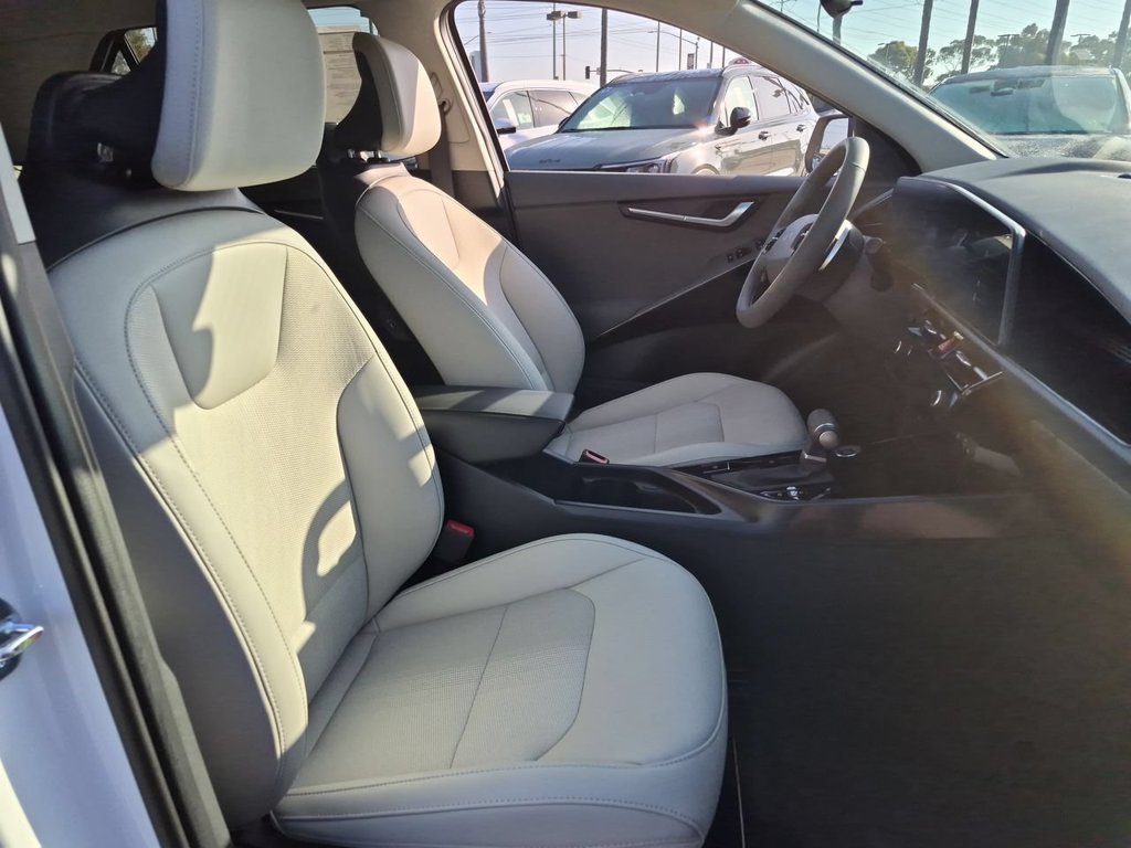 New 2026 Snow White Pearl Kia EX image 28