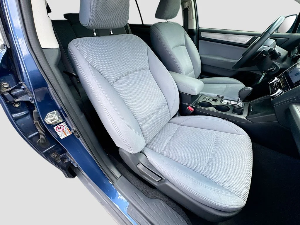 Used 2019 Blue Subaru 2.5i Premium image 35
