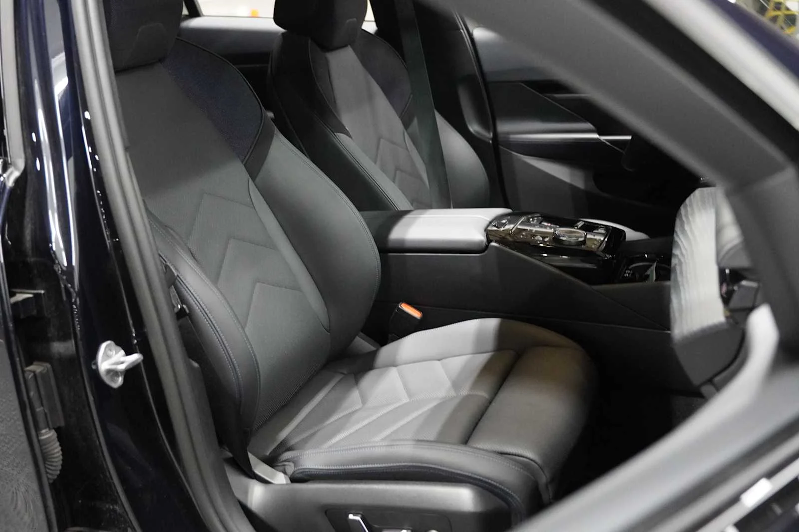 Certified Used 2024 Carbon Black Metallic BMW 530i image 11