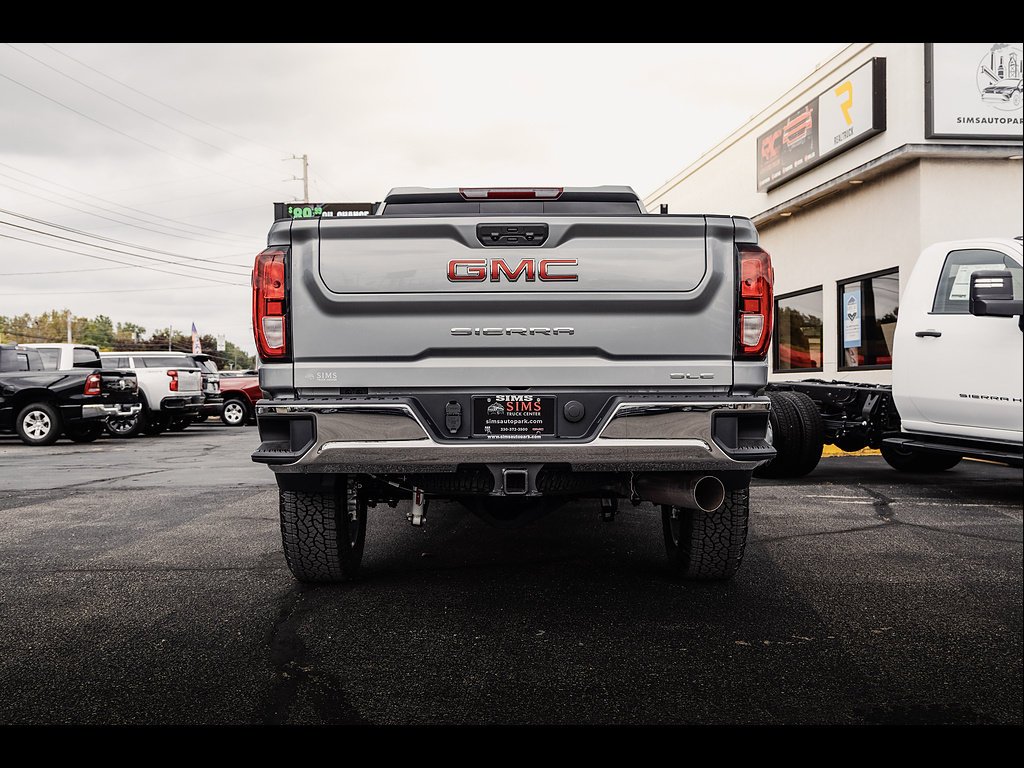 New 2026 Sterling Metallic GMC SLE image 5