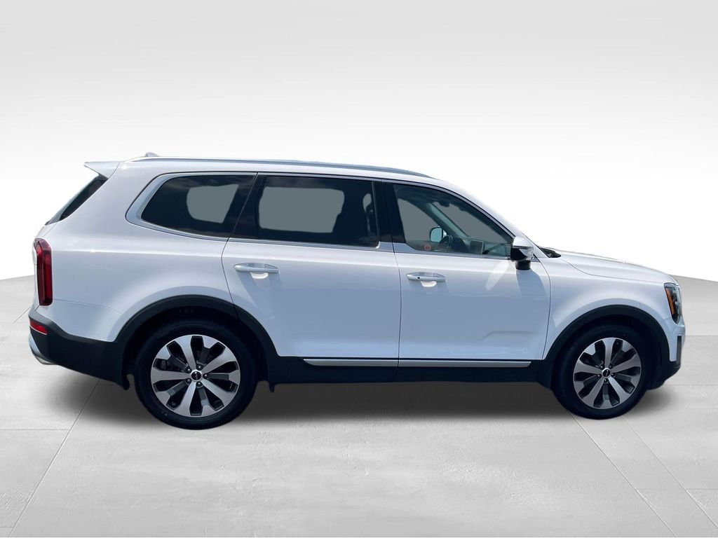 Used 2022 White Kia SX image 6