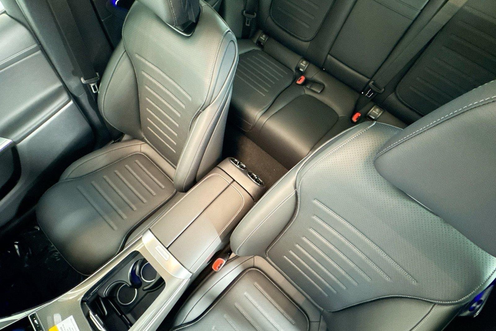 New 2026 Polar White Mercedes-Benz GLC 300 image 19