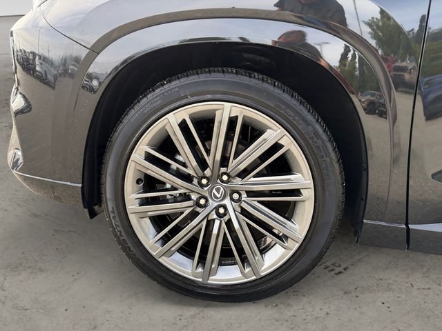 Used 2025 Black Lexus 350 Luxury image 9