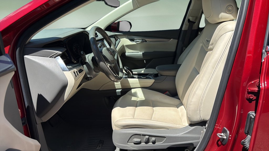 Used 2022 INFRARED TINTCOAT Cadillac AWD Premium Luxury image 18