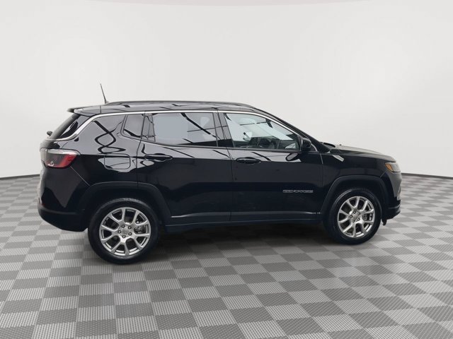 Used 2022 Diamond Black Crystal Pearlcoat Jeep Latitude Lux image 37