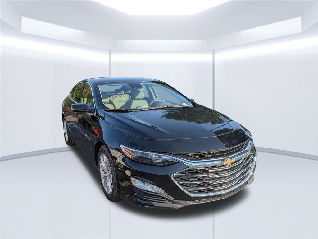 Used 2025 Black Chevrolet LT image 3