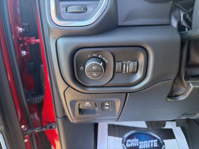 New 2026 Molten Red Pearl-Coat Exterior Paint RAM Laramie image 16