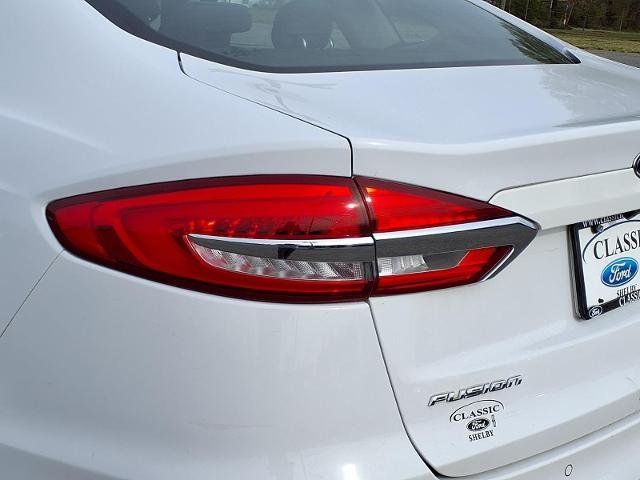 Used 2019 White Ford  image 16