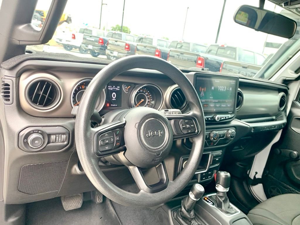 Used 2018 White Jeep Sport image 14