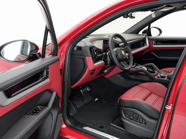 Certified Used 2025  Porsche S image 7