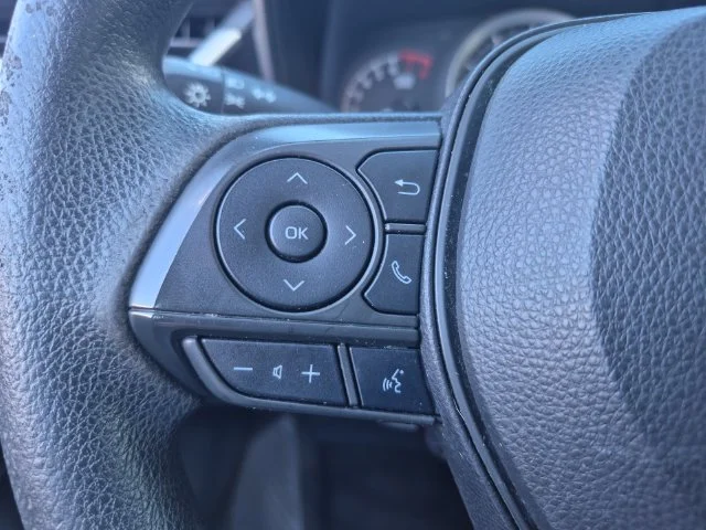 Used 2022  Toyota LE image 19
