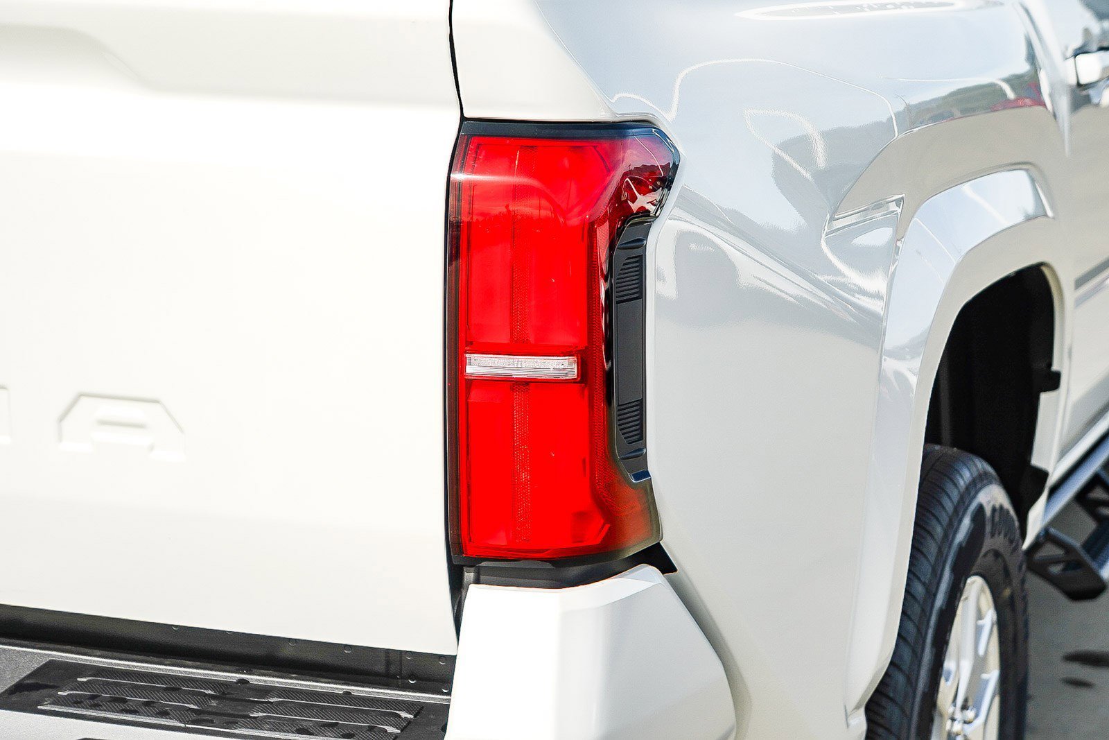 2026 Toyota Tacoma SR5 - Photo 7
