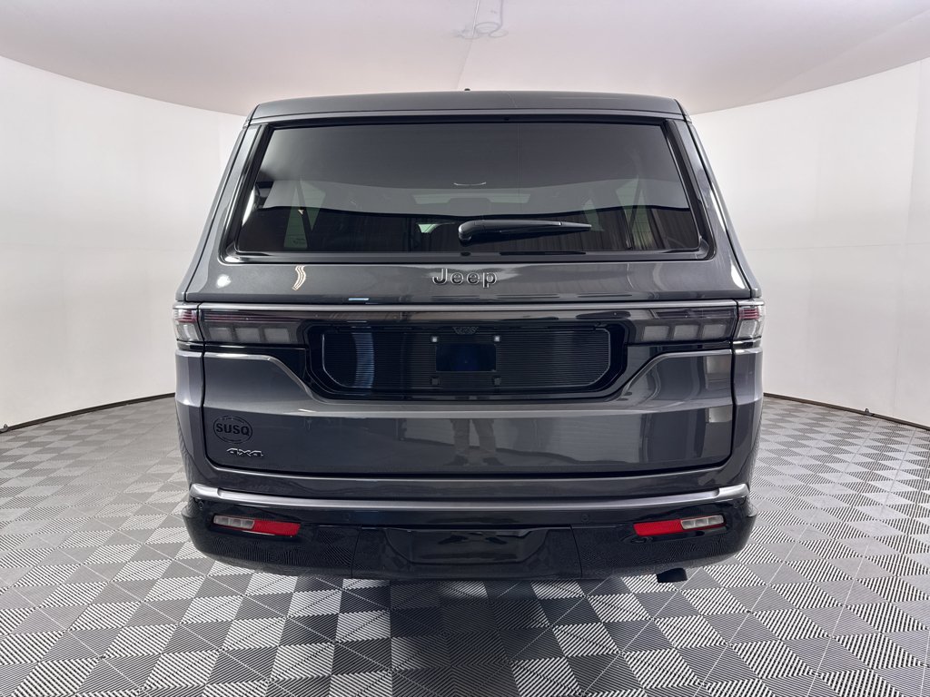 New 2026 Baltic-Gray Metallic Clear-Coat Exterior Paint Jeep Limited Reserve image 14