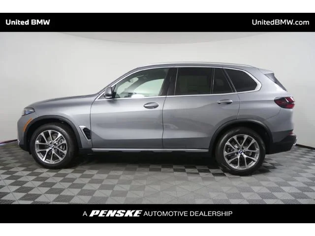 New 2026 Skyscraper Grey Metallic BMW X5 40i image 6
