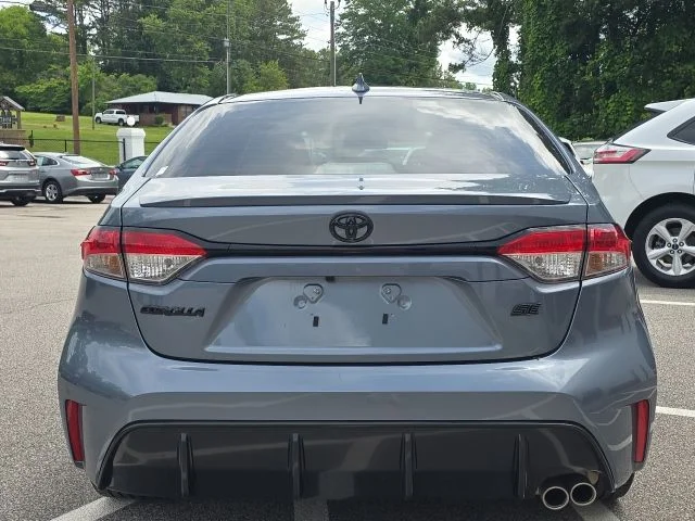 Used 2024  Toyota SE image 4