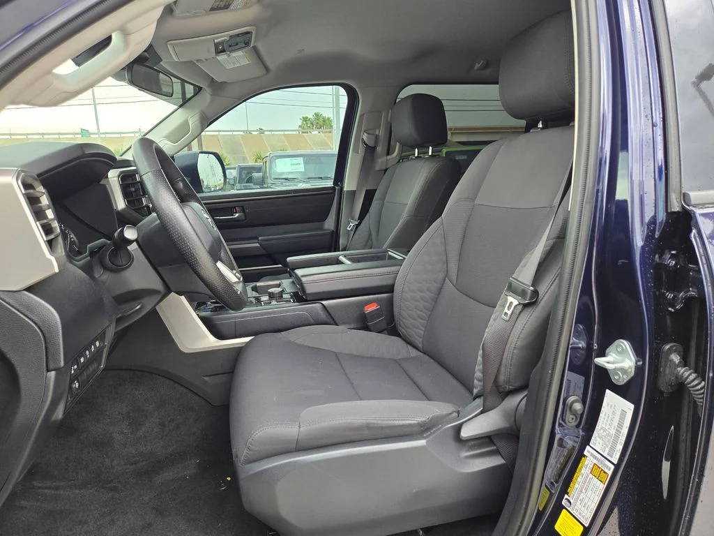 Used 2023  Toyota SR5 image 9