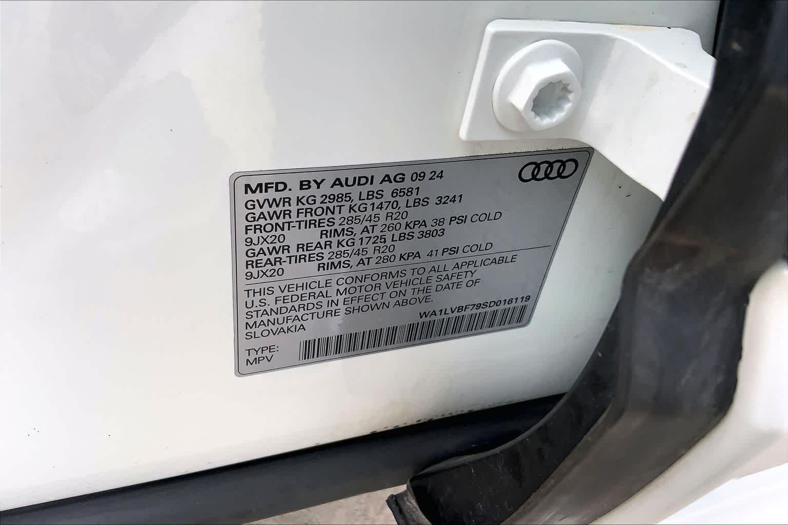 Used 2025 Carrara White Audi Premium Plus image 37