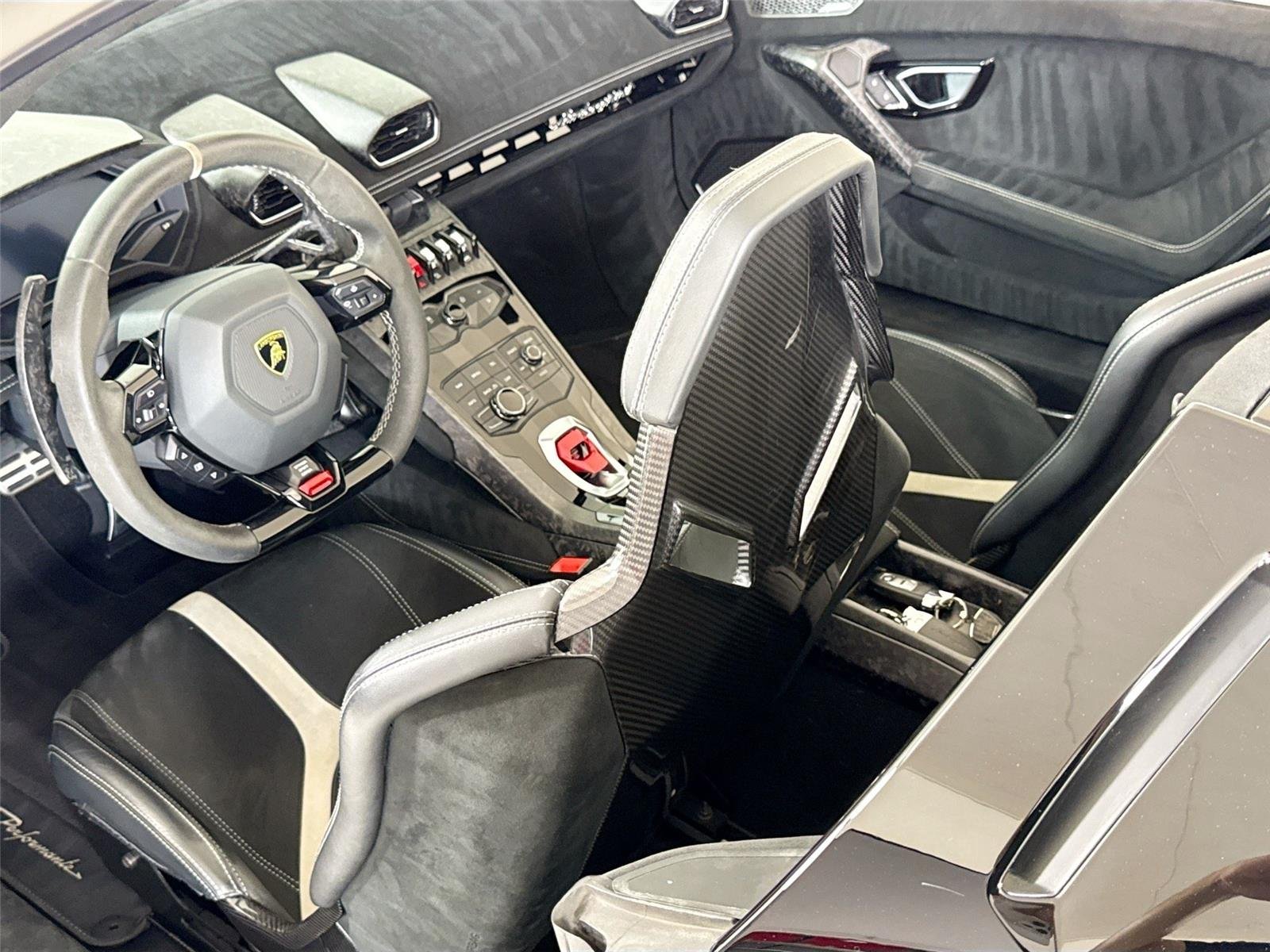 Used 2018 Nero Noctis Lamborghini Performante Spyder | Carbon Buckets | Branding Pkg image 17